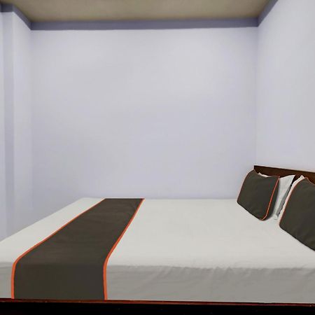 Collection O Ashirbad Lodge Guwahati Buitenkant foto