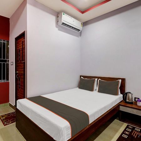 Collection O Ashirbad Lodge Guwahati Buitenkant foto