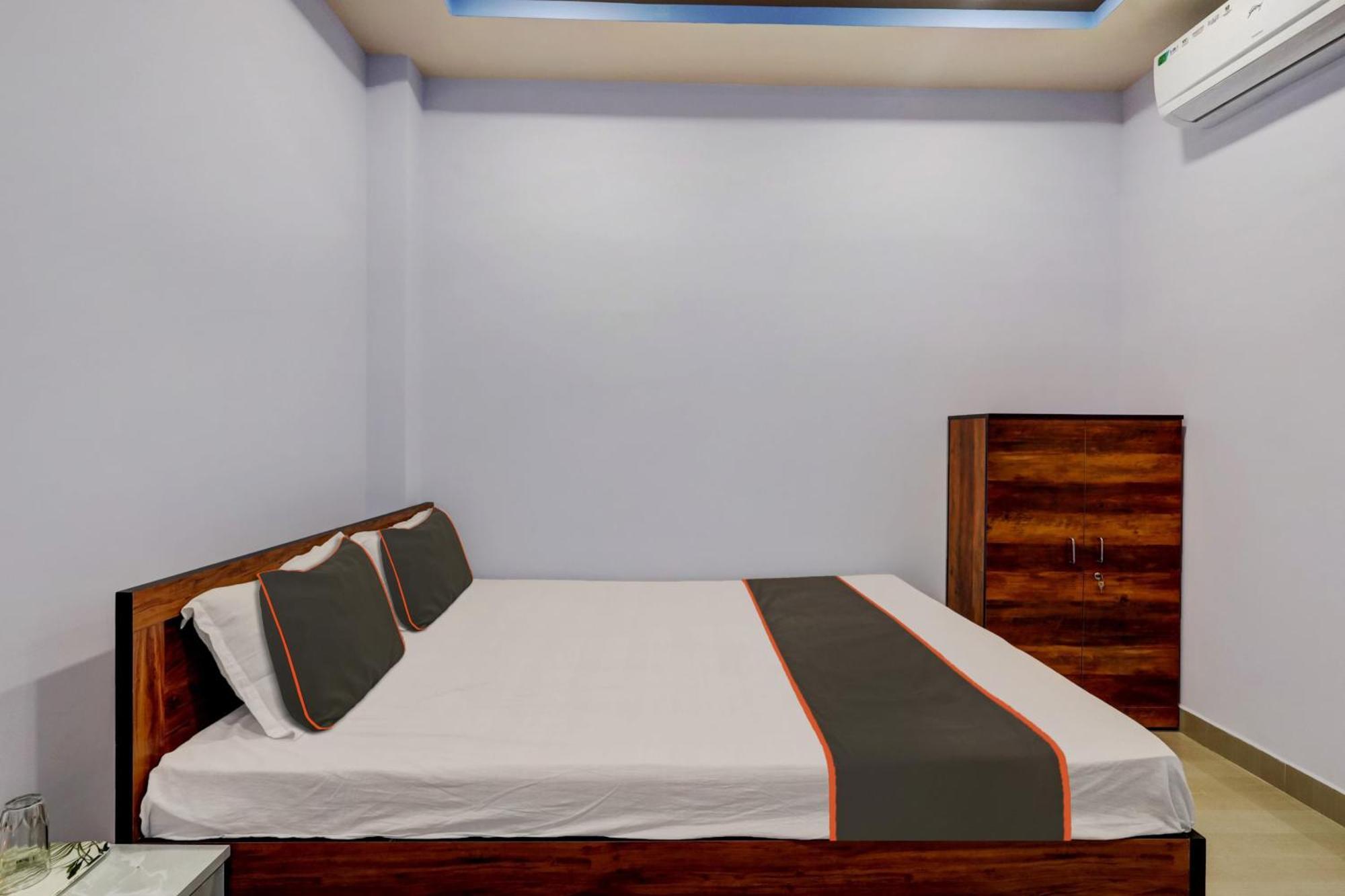 Collection O Ashirbad Lodge Guwahati Buitenkant foto